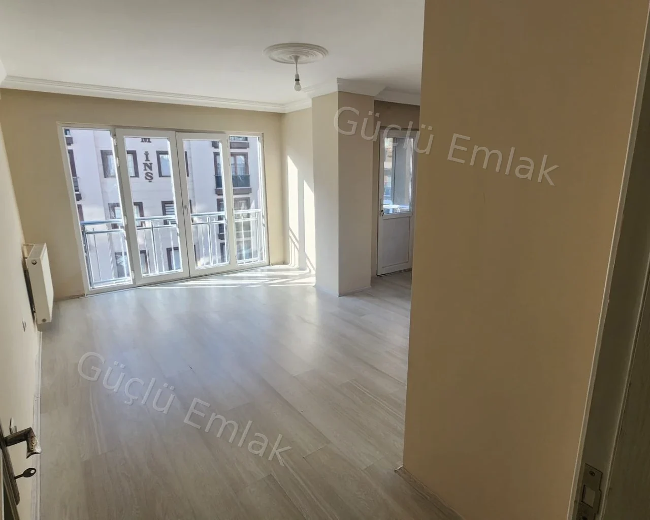 Çarşı Mahallesinde şehrin göbeğinde 3+1 kiralık daire - 9. fotoğraf